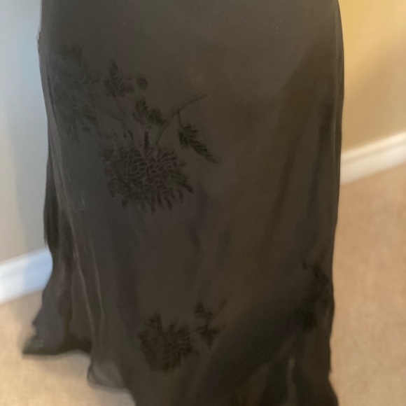 Elegant Asymmetric - Hem silky flowing skirt. - Picture 3 of 4